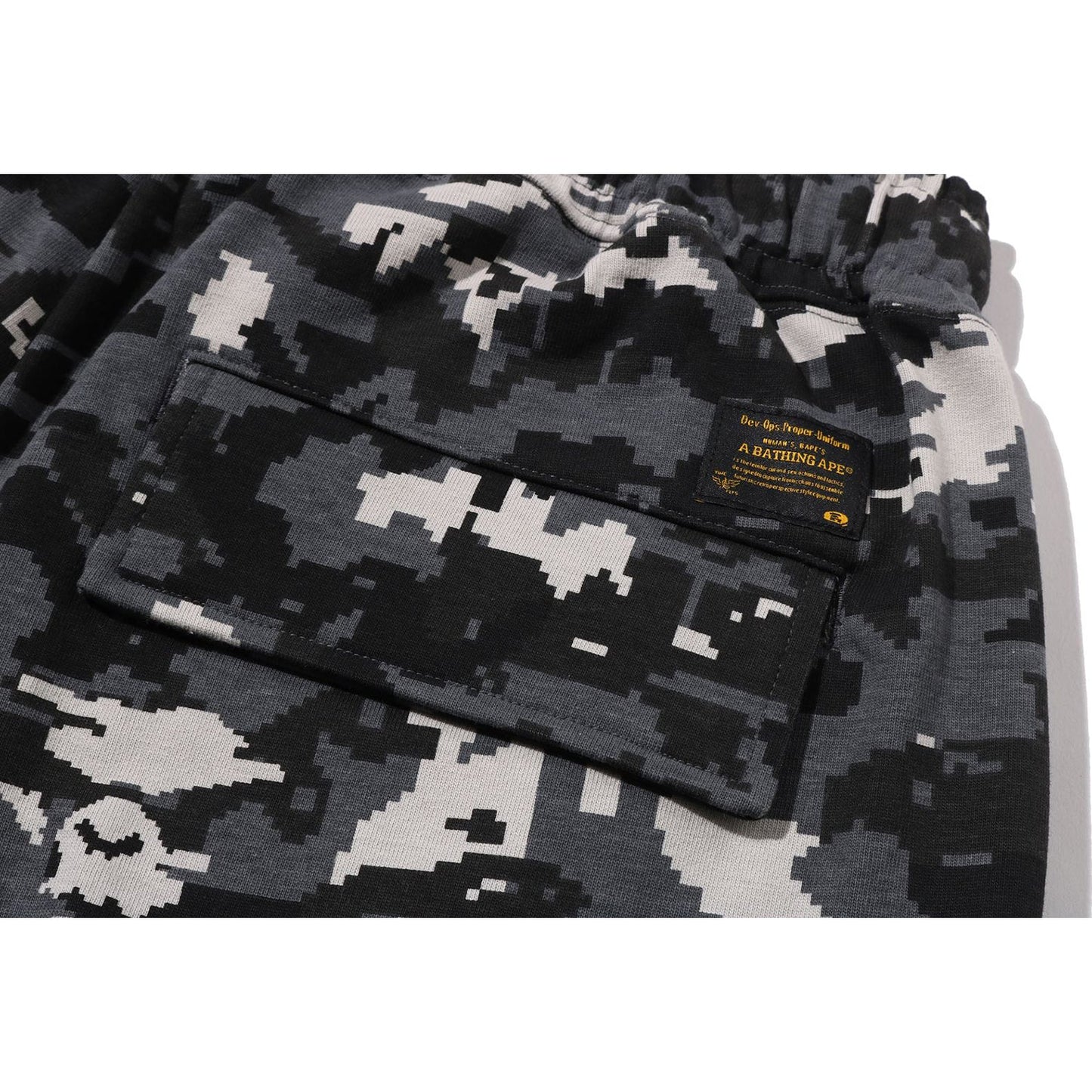 MULTI PIXEL CAMO BAPE STA LOGO CARGO RELAXED FIT SWEAT SHORTS MENS